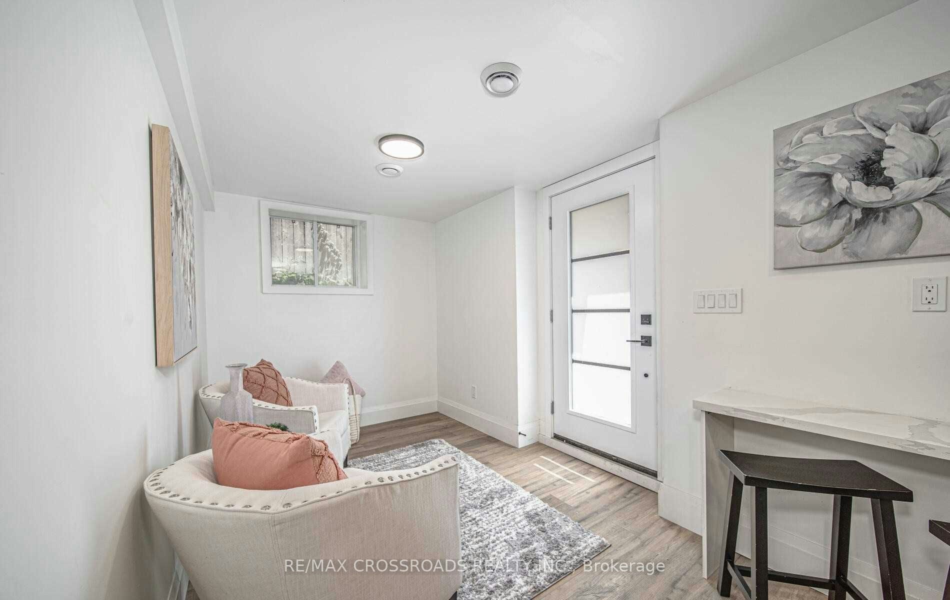 Lower-91 Mclaughlin Boulevard, Oshawa, ON, L1G 2P2