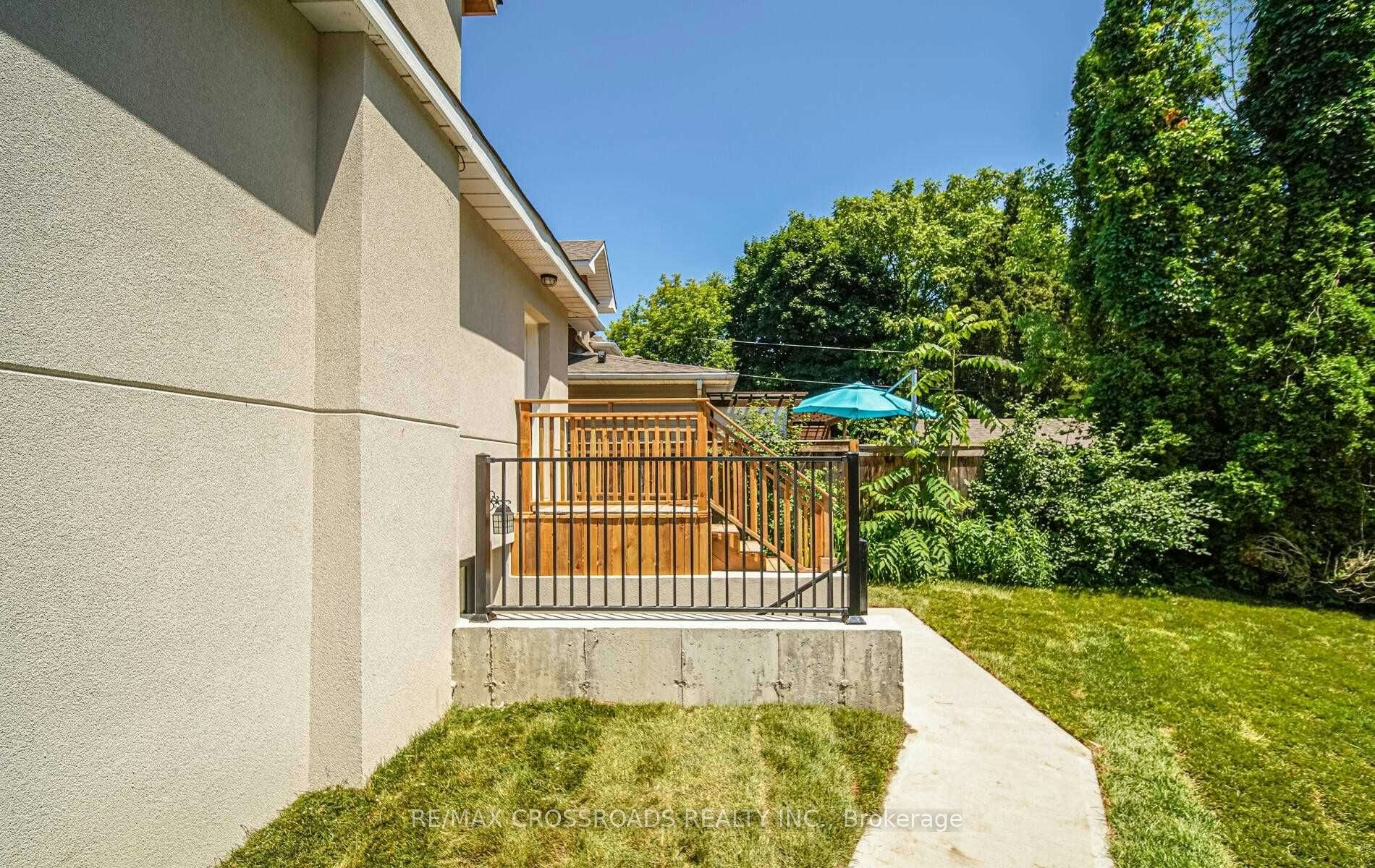 Lower-91 Mclaughlin Boulevard, Oshawa, ON, L1G 2P2 - 8