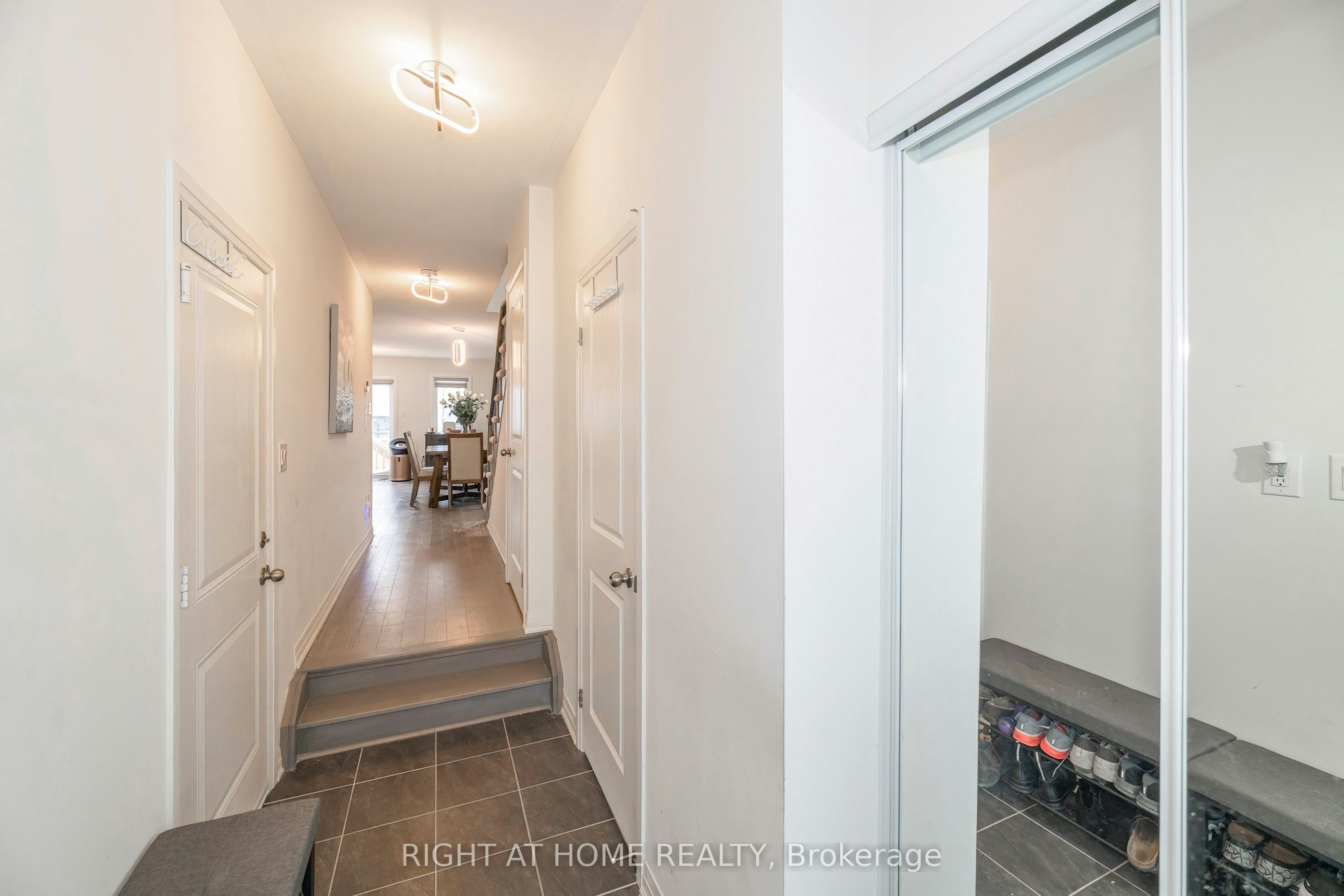 30 Caspian Square, Clarington, ON, L1C 7G3 - 4