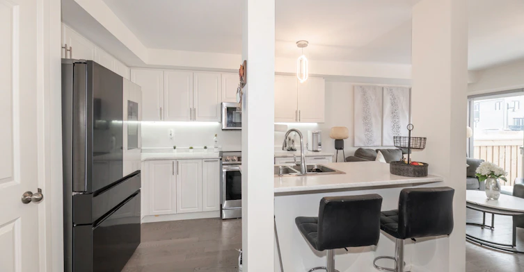 30 Caspian Square, Clarington, ON, L1C 7G3 - 7