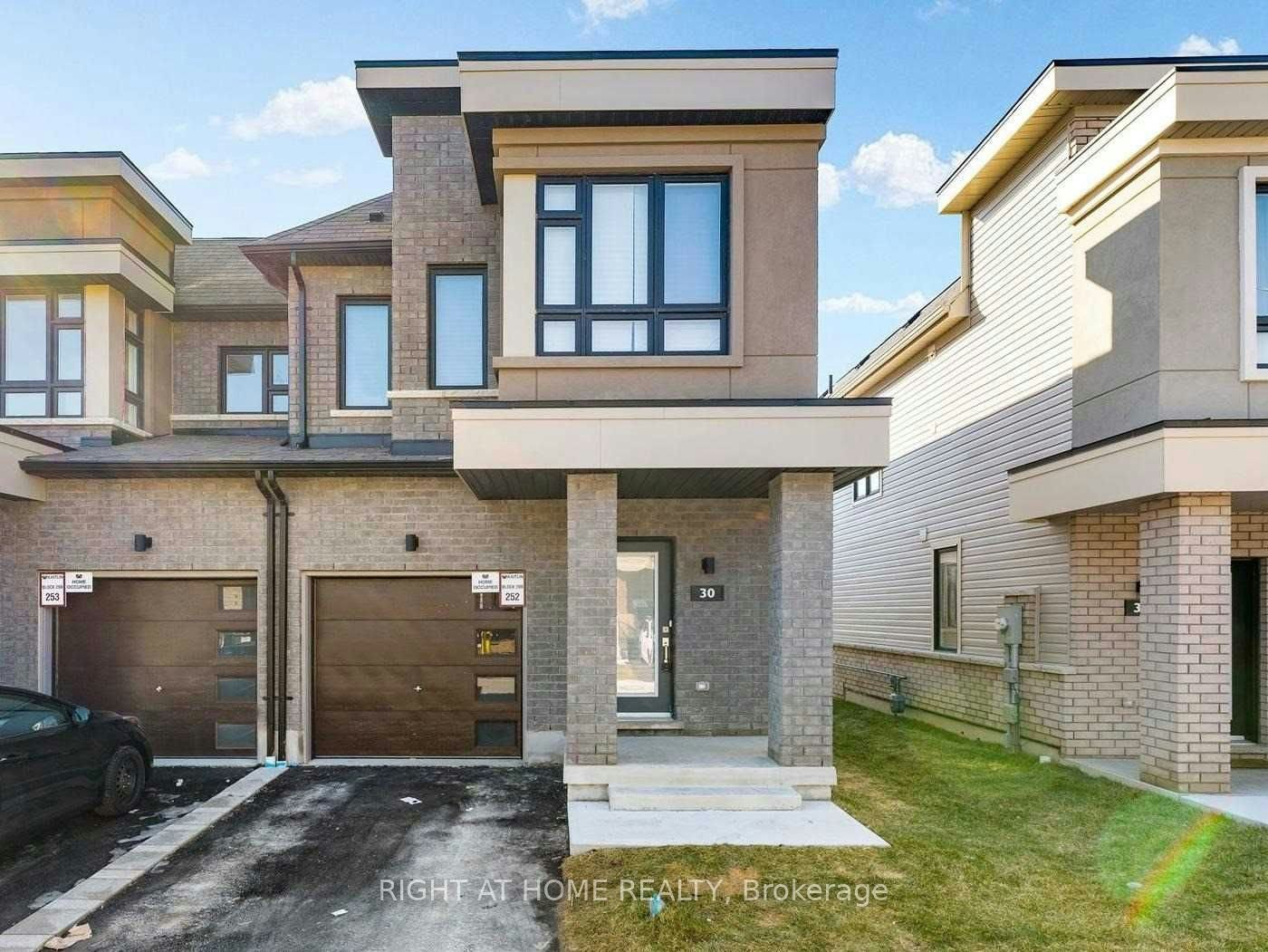 30 Caspian Square, Clarington, ON, L1C 7G3