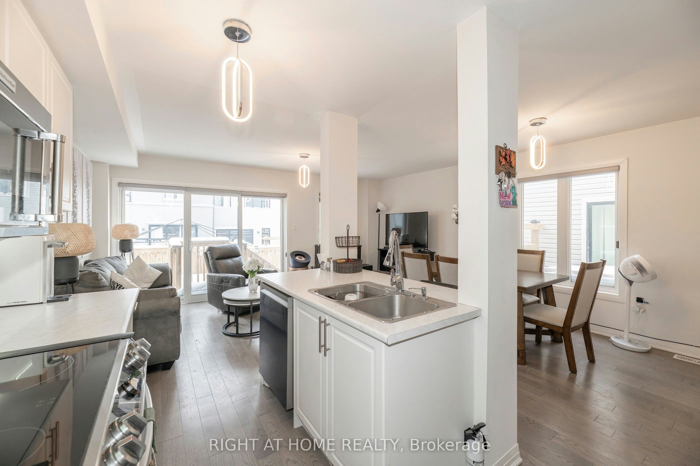 30 Caspian Square, Clarington, ON, L1C 7G3 - 16