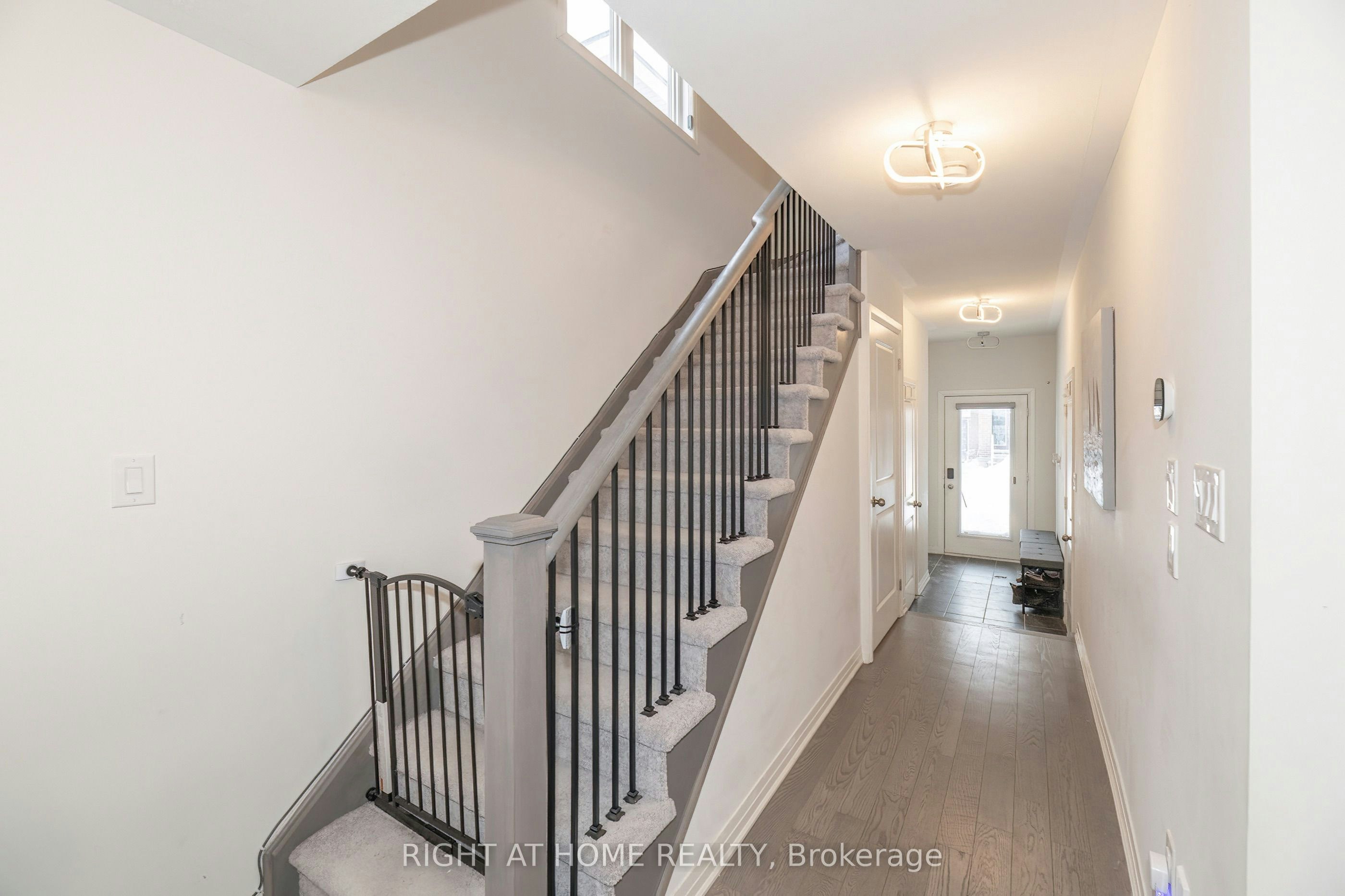 30 Caspian Square, Clarington, ON, L1C 7G3 - 3