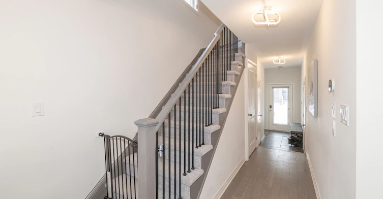 30 Caspian Square, Clarington, ON, L1C 7G3 - 3