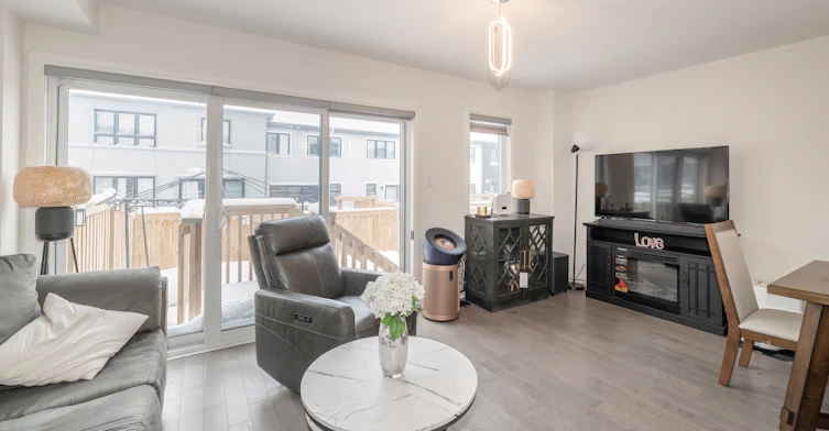 30 Caspian Square, Clarington, ON, L1C 7G3 - 14