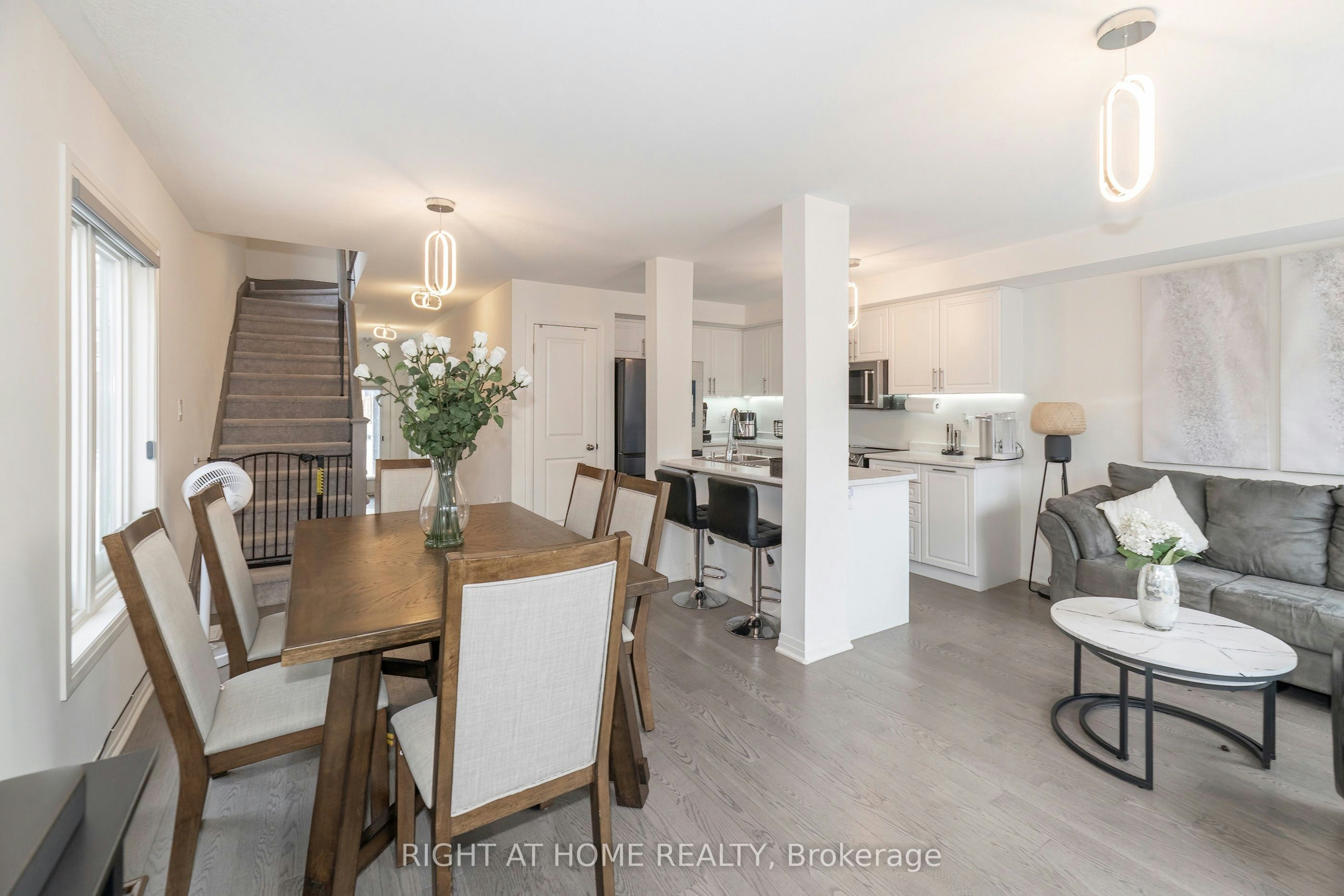 30 Caspian Square, Clarington, ON, L1C 7G3 - 8