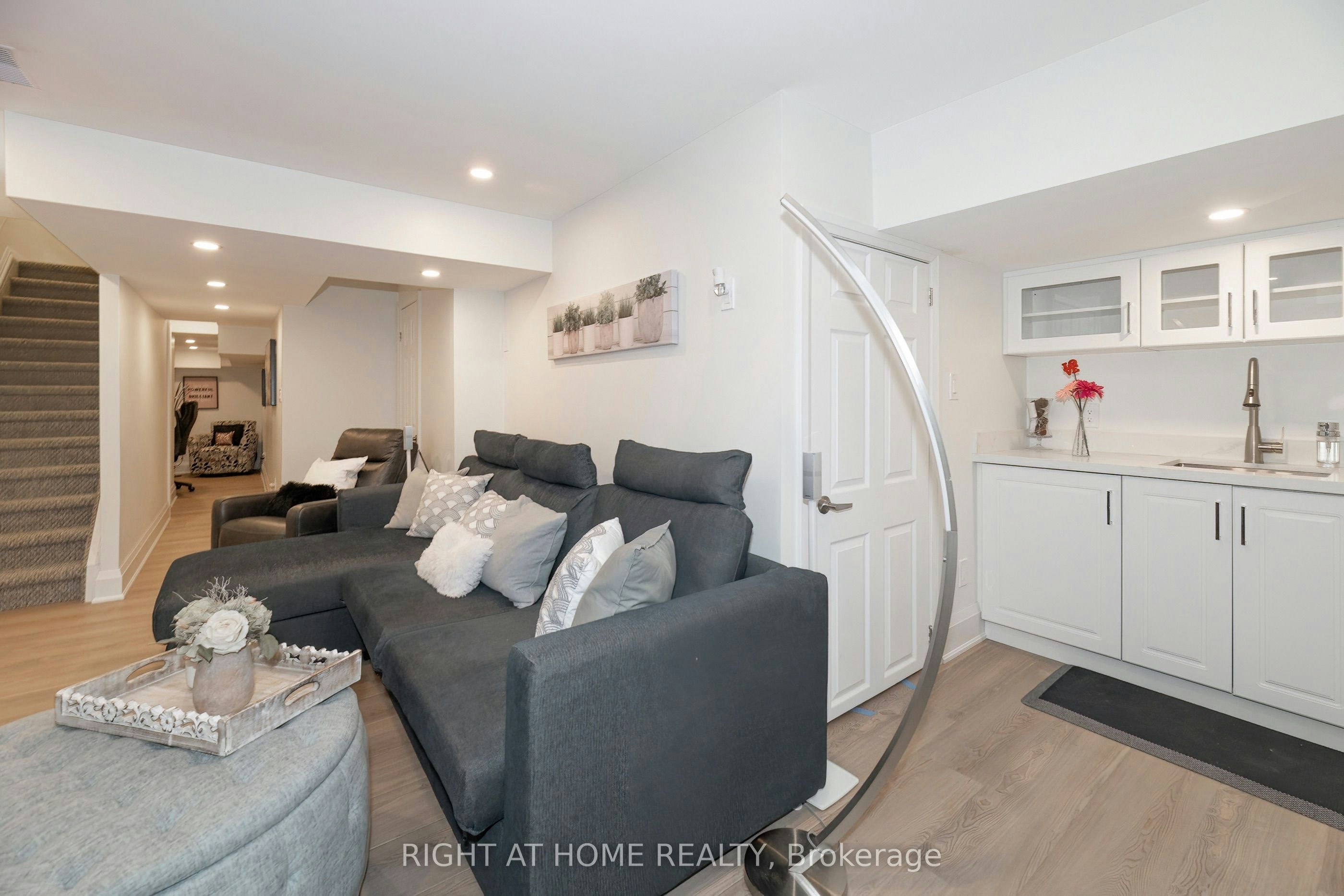 30 Caspian Square, Clarington, ON, L1C 7G3 - 31