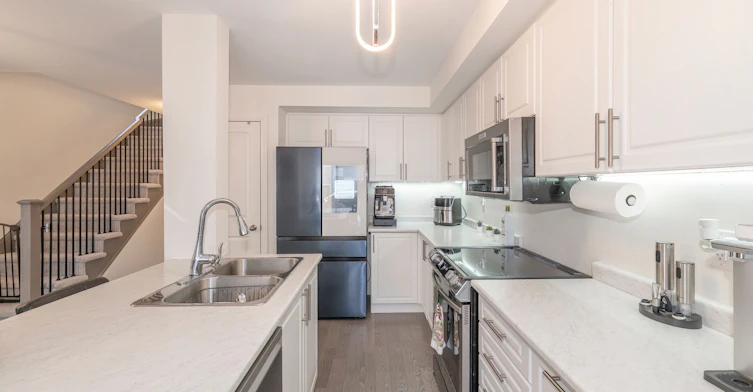 30 Caspian Square, Clarington, ON, L1C 7G3 - 5