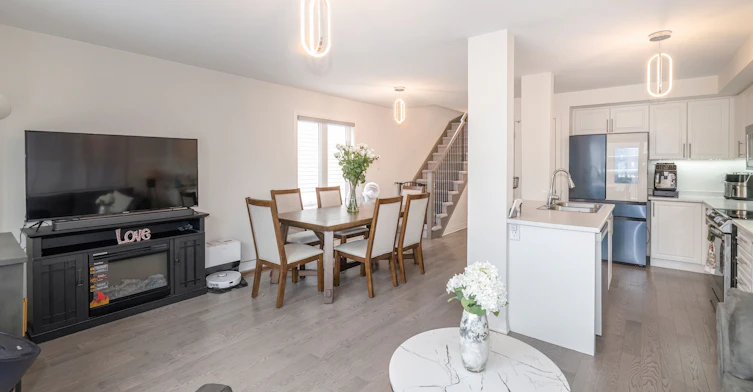 30 Caspian Square, Clarington, ON, L1C 7G3 - 10