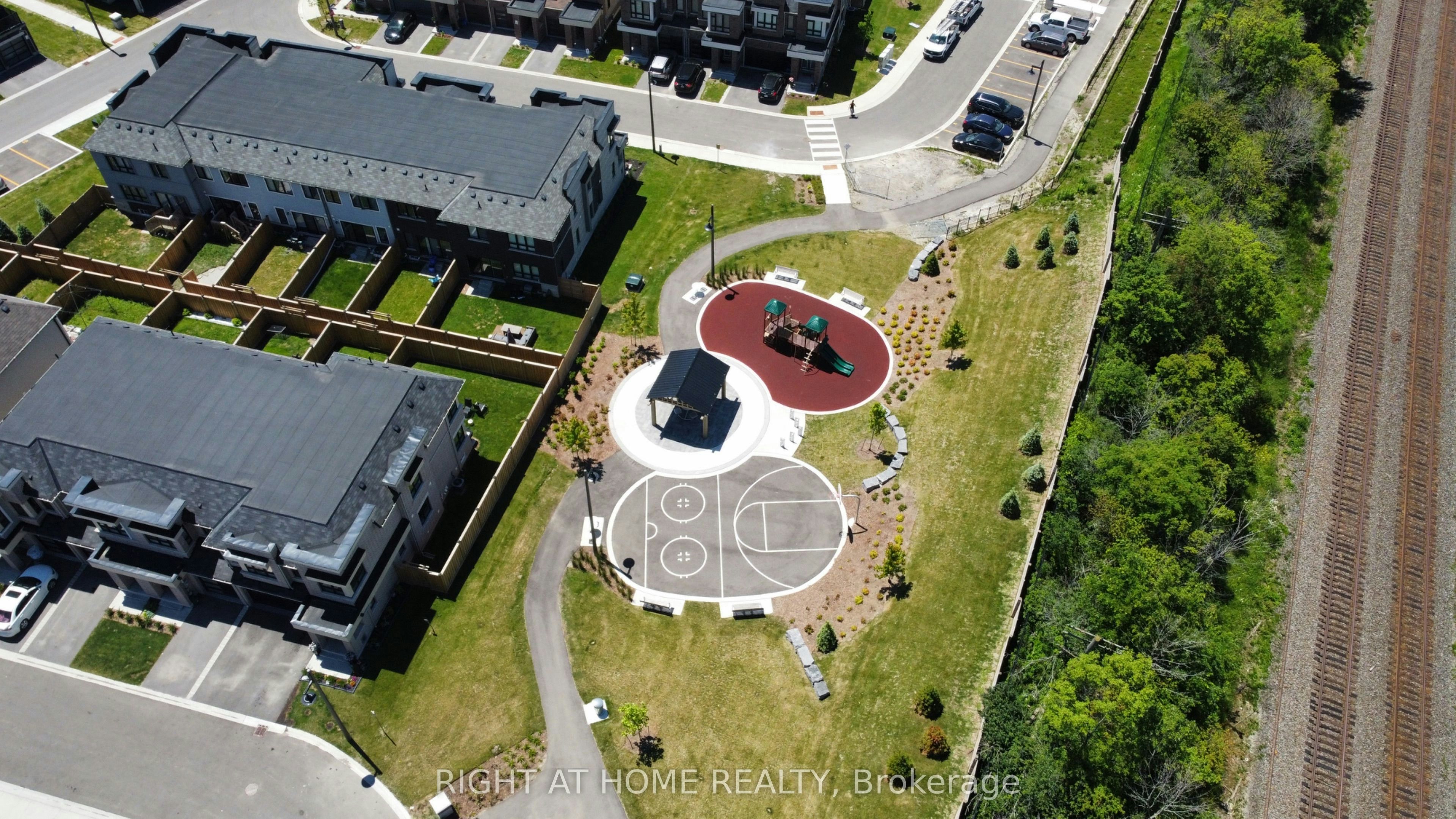 30 Caspian Square, Clarington, ON, L1C 7G3 - 13