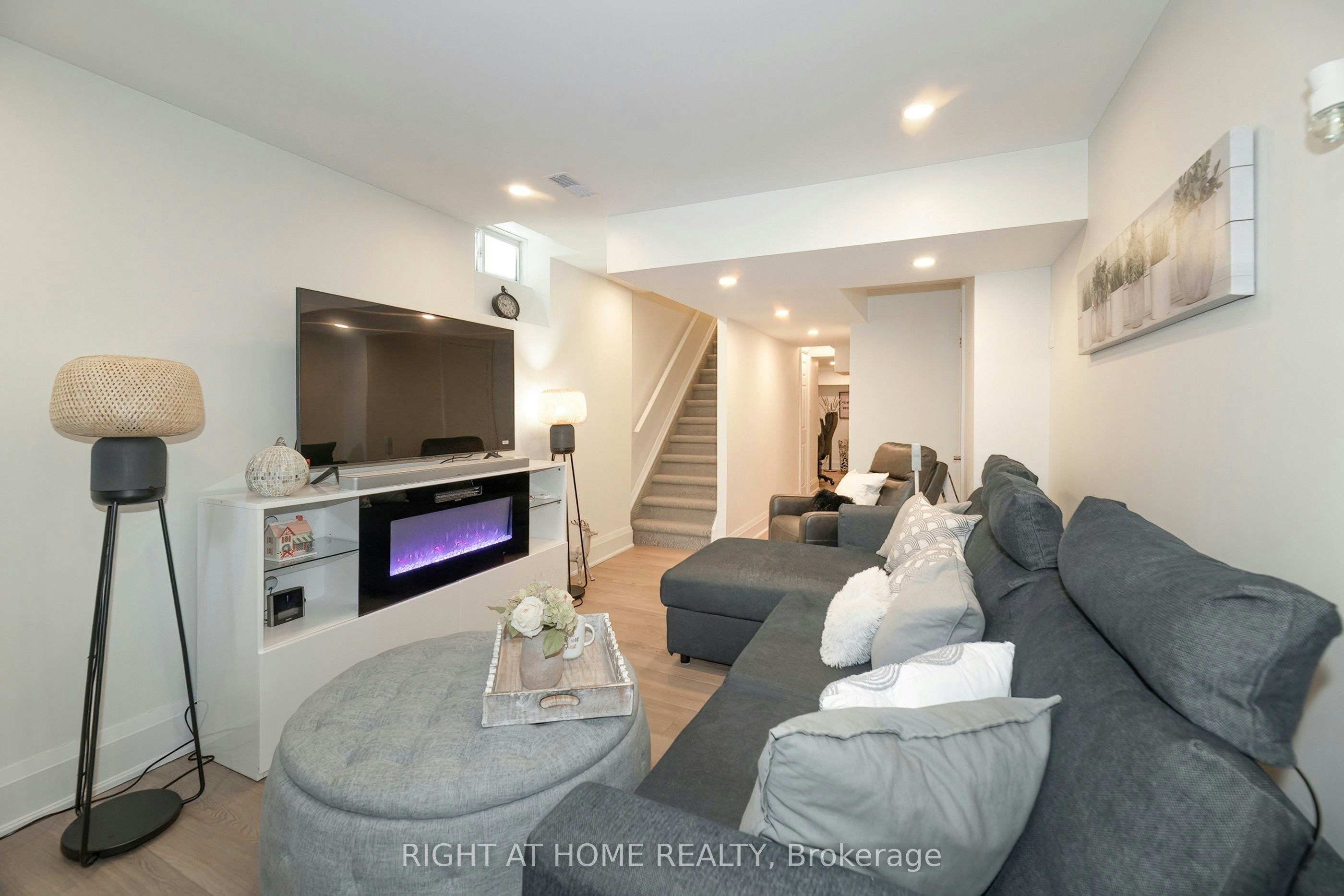 30 Caspian Square, Clarington, ON, L1C 7G3 - 25