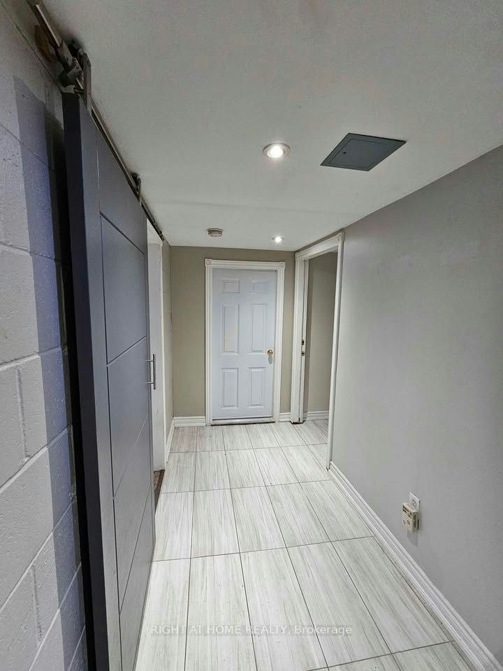 Lower-707 Hortop Street, Oshawa, ON, L1G 4N7 - 10