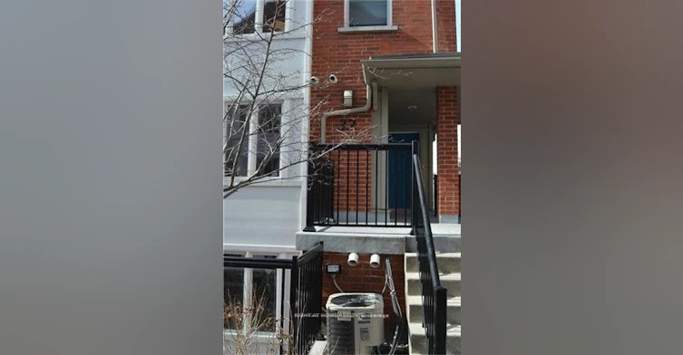 2-32 Florence Wyle Lane, Toronto, ON, M4M 3E7