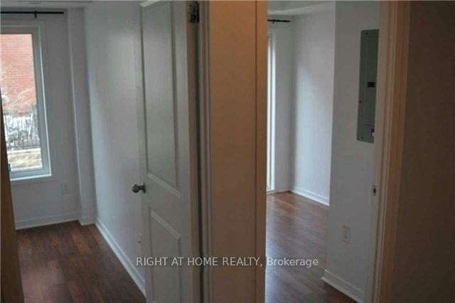 2-32 Florence Wyle Lane, Toronto, ON, M4M 3E7 - 4