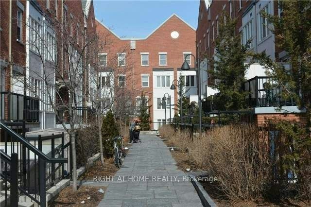 2-32 Florence Wyle Lane, Toronto, ON, M4M 3E7 - 7