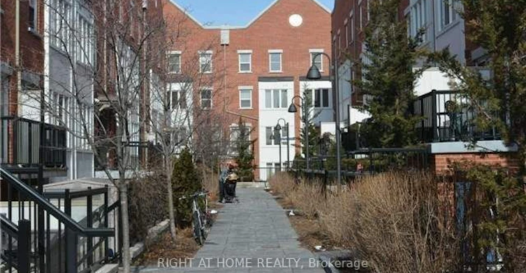2-32 Florence Wyle Lane, Toronto, ON, M4M 3E7 - 7