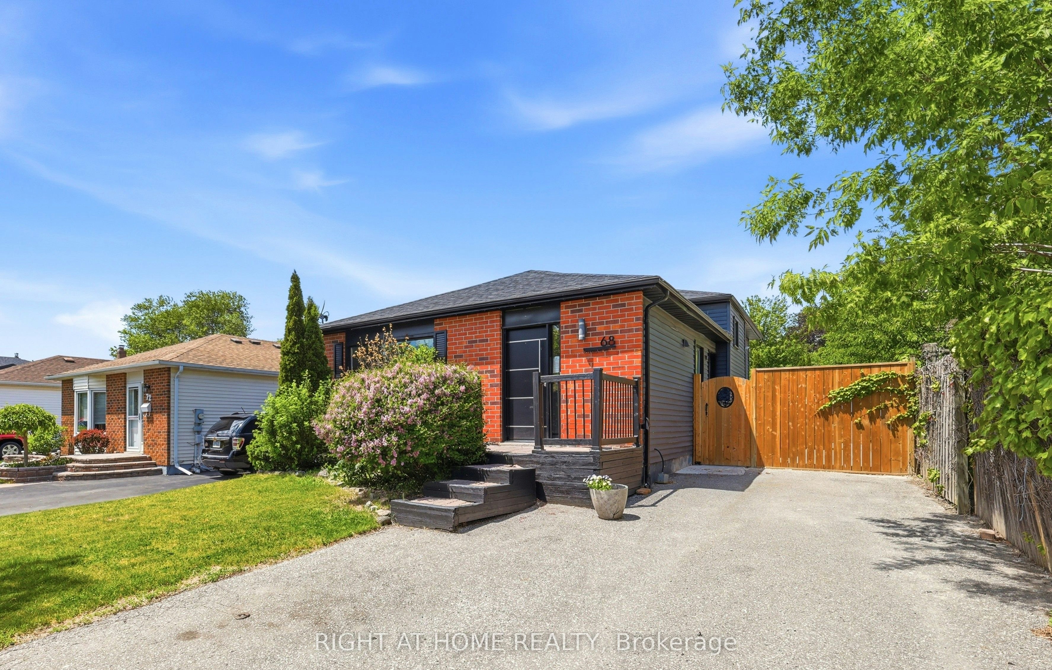 68 Overbank Drive, Oshawa, ON, L1J 7Y8