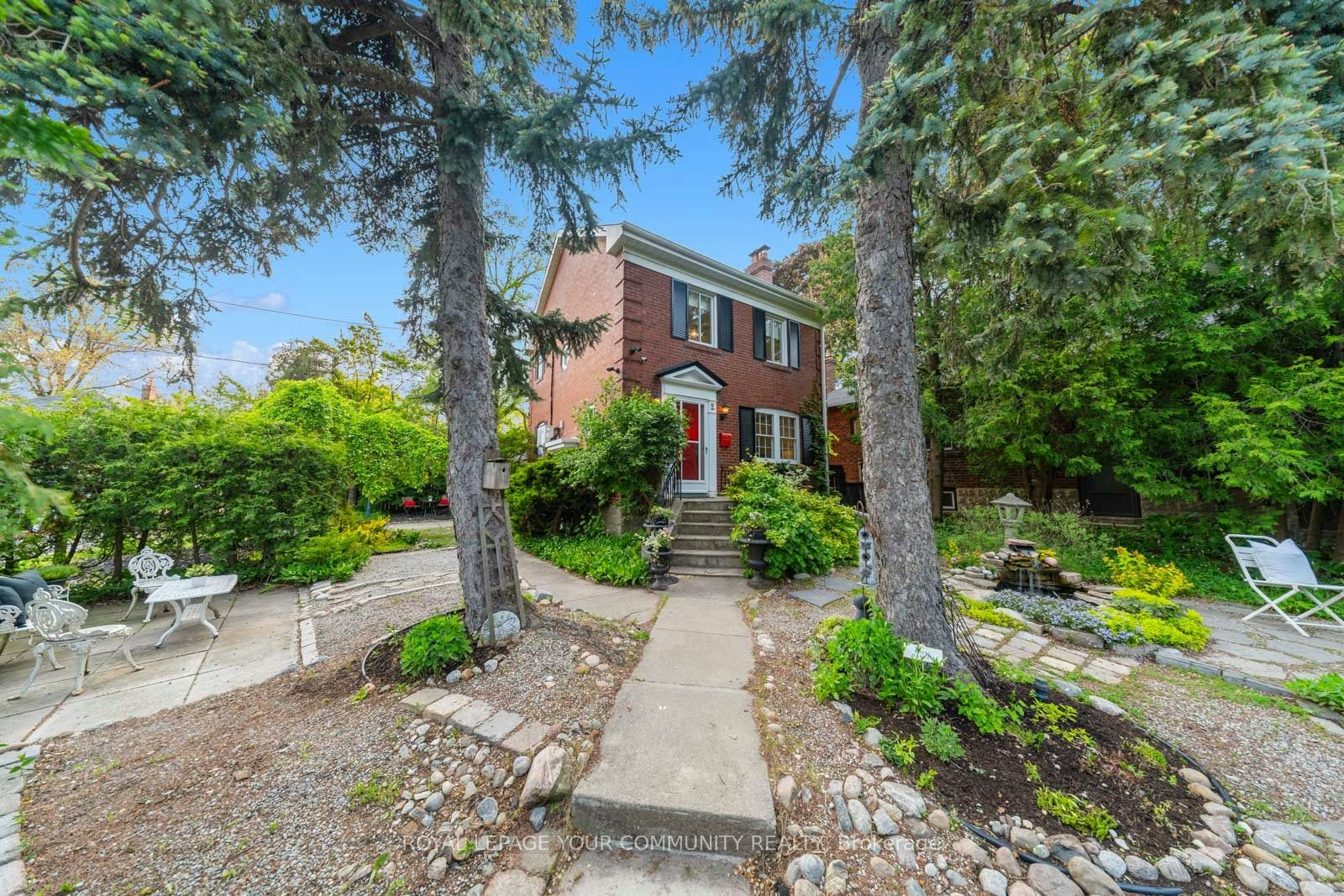 2 Four Oaks Gate, Toronto, ON, M4J 2X2