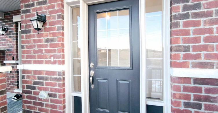 913 Elizabeth Mckenzie Drive, Pickering, ON, L1X 0P5 - 3