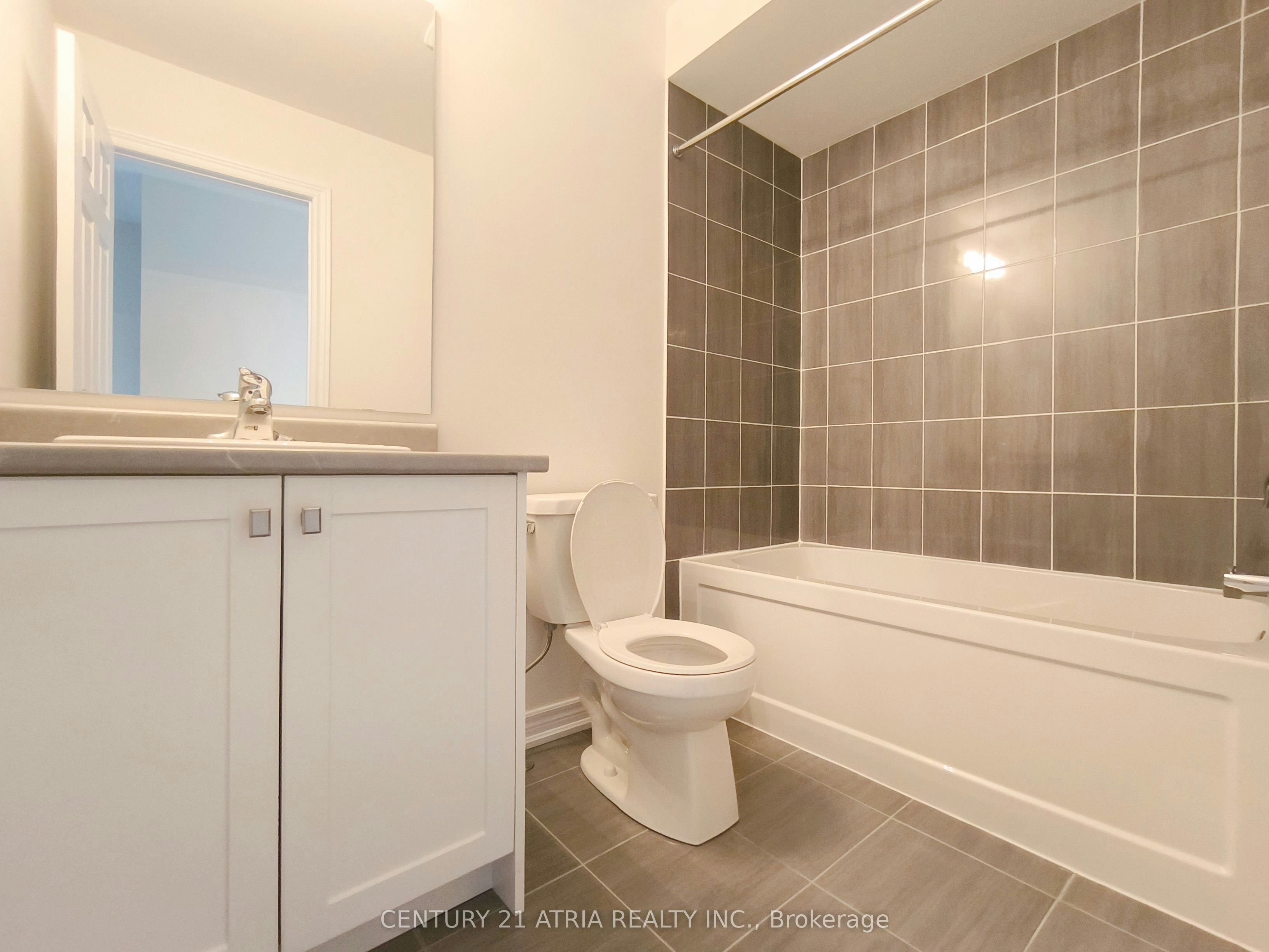 913 Elizabeth Mckenzie Drive, Pickering, ON, L1X 0P5 - 17