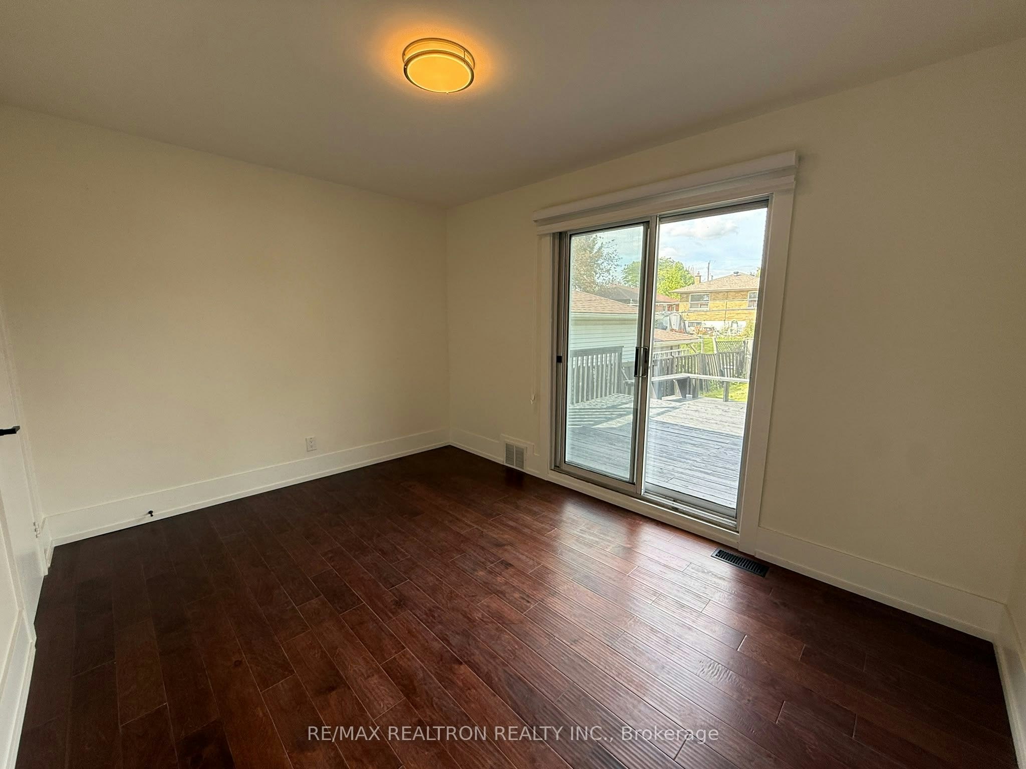 30 Japonica Road, Toronto, ON, M1R 4S2 - 6