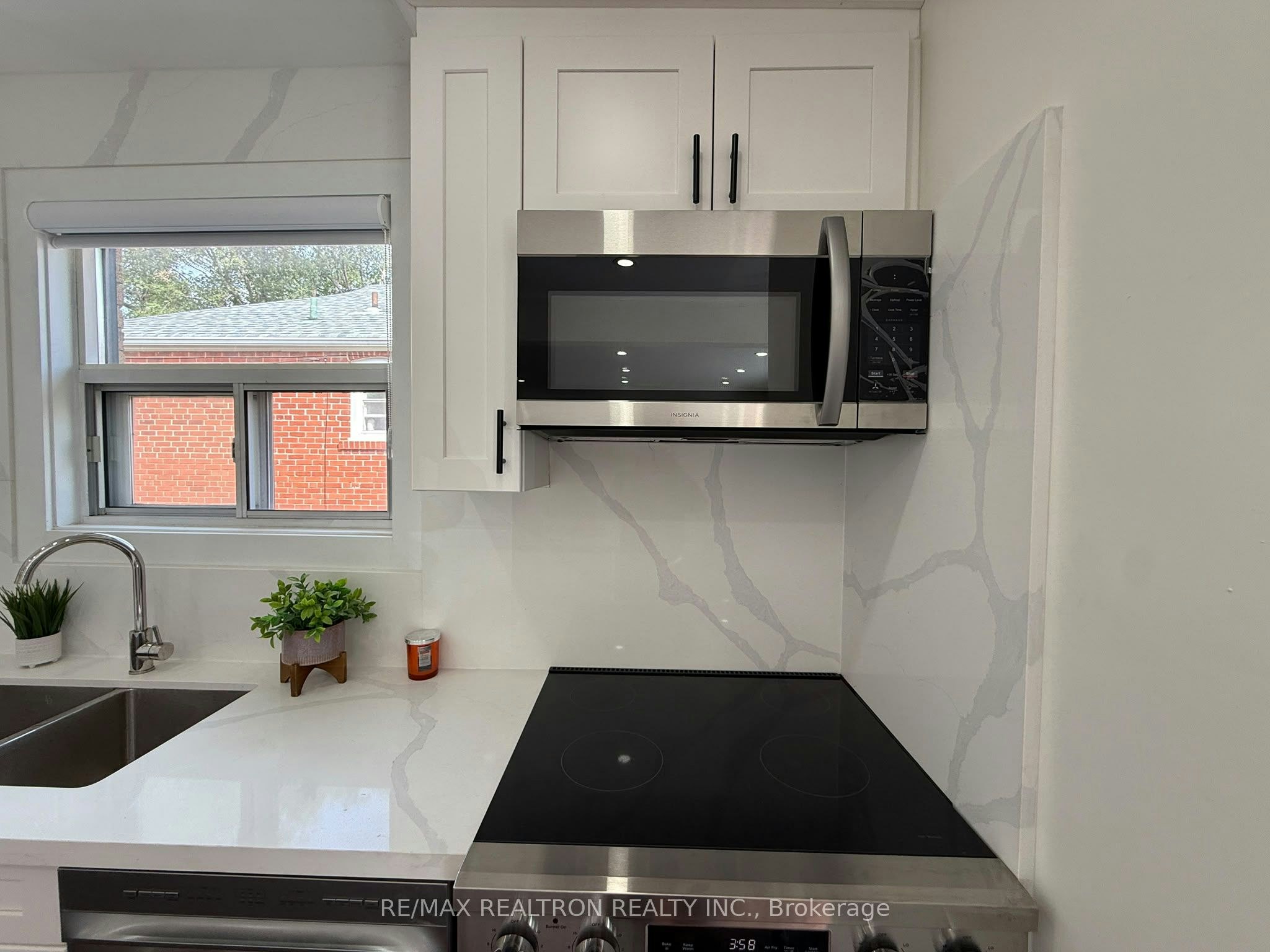 30 Japonica Road, Toronto, ON, M1R 4S2 - 3