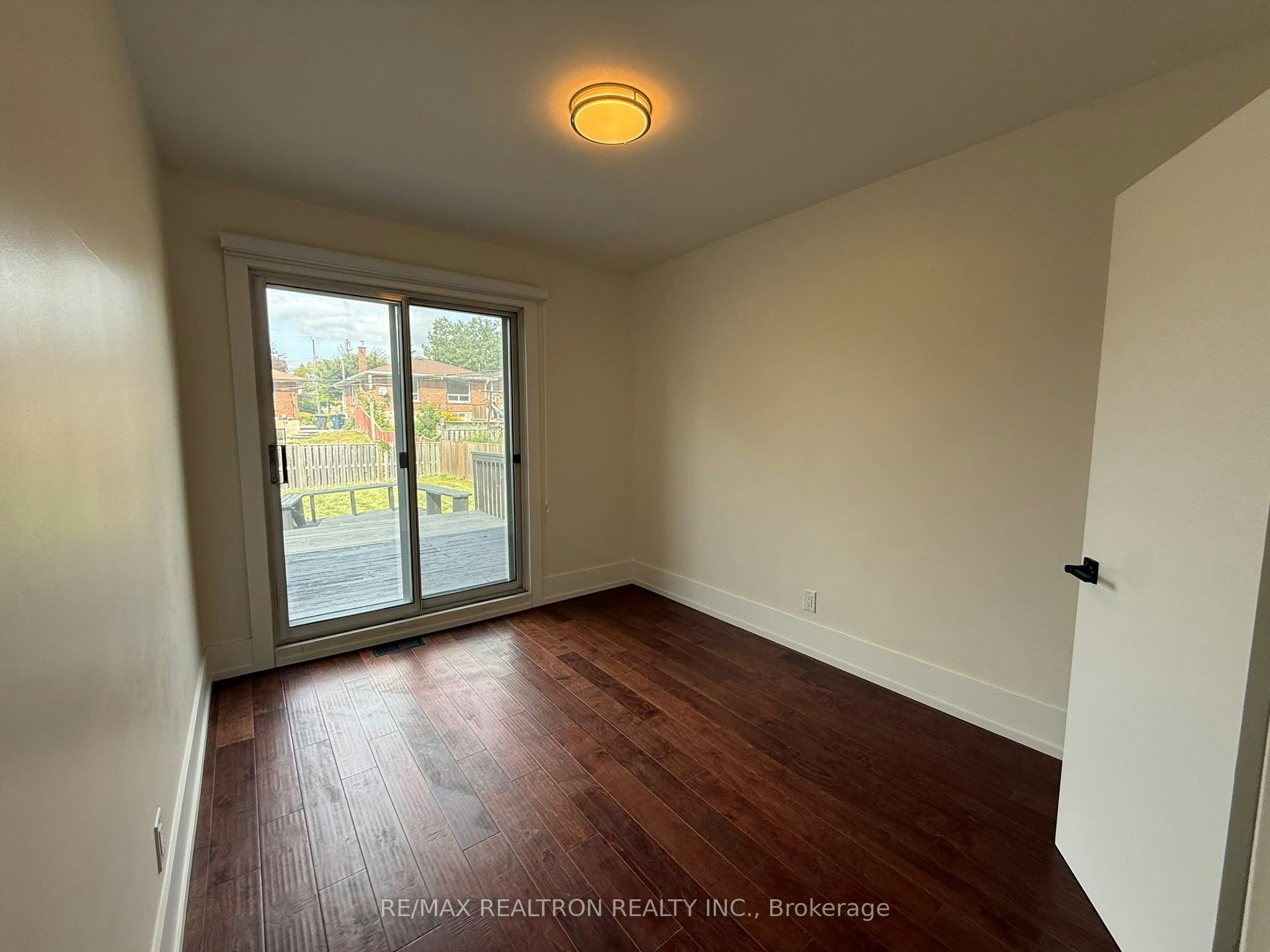 30 Japonica Road, Toronto, ON, M1R 4S2 - 9