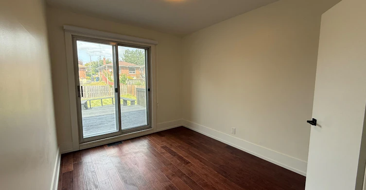 30 Japonica Road, Toronto, ON, M1R 4S2 - 9