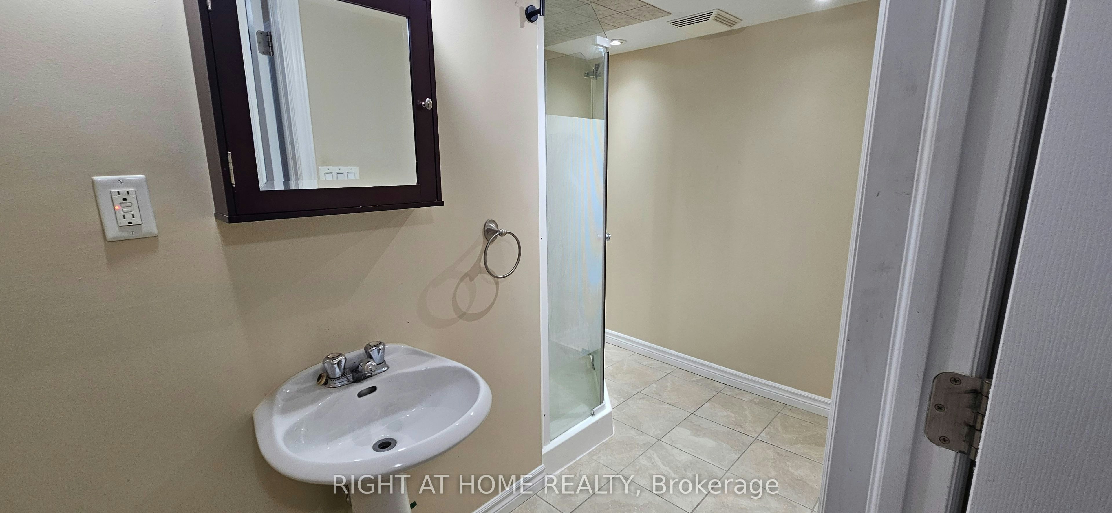 1365 Mary Street, Oshawa, ON, L1G 6T2 - 24