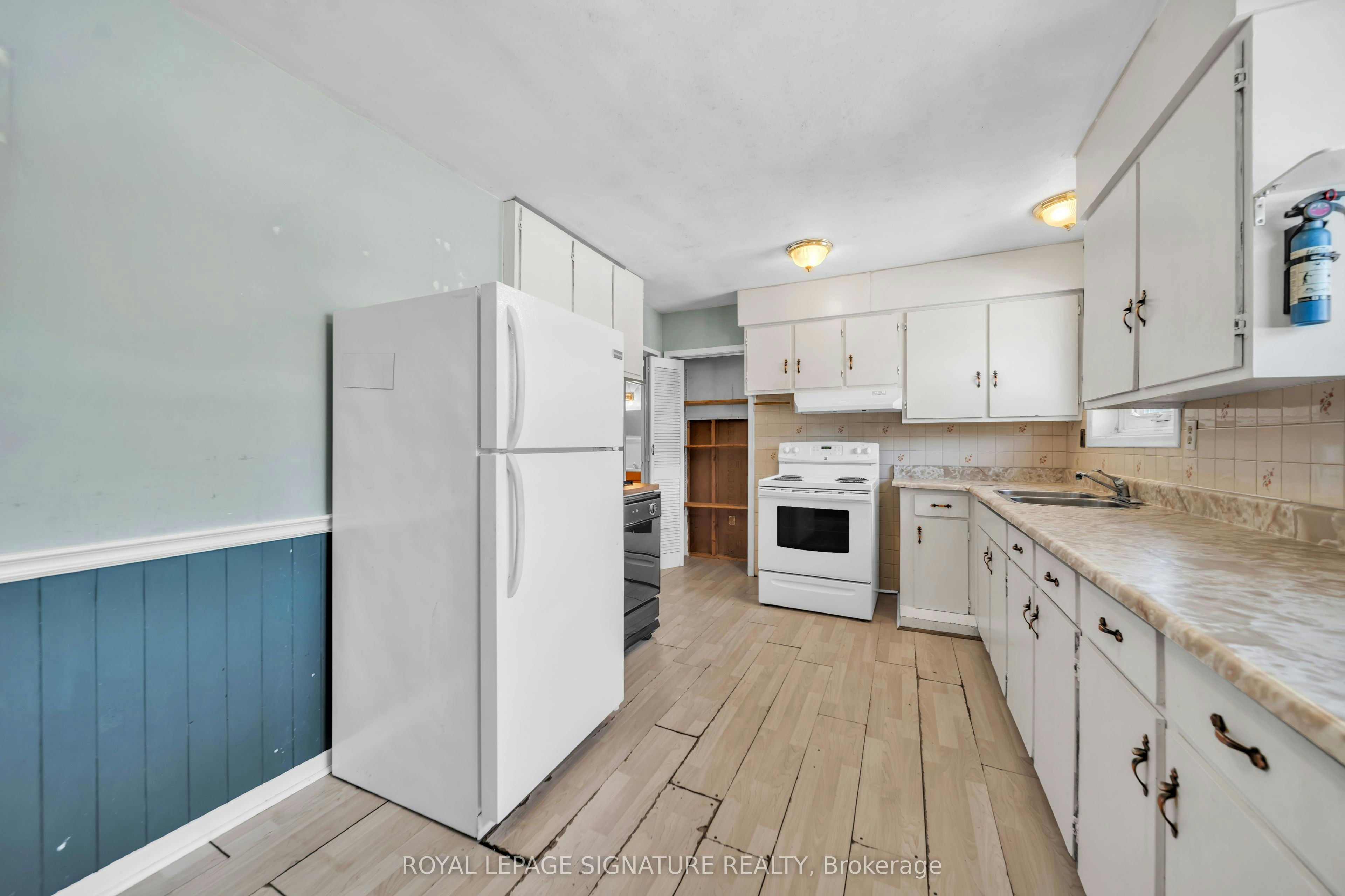 832 Zator Avenue, Pickering, ON, L1W 1Y1 - 11