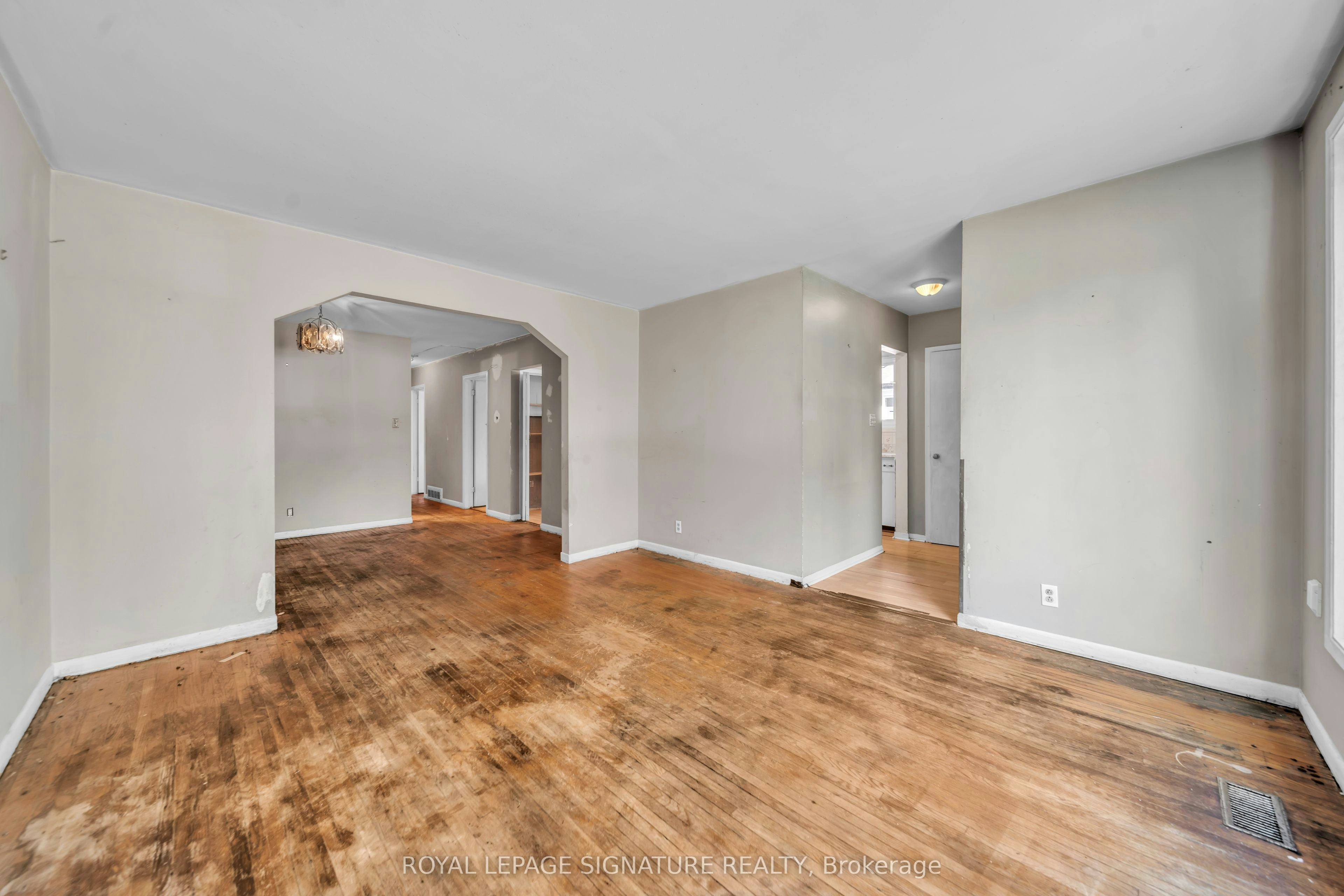 832 Zator Avenue, Pickering, ON, L1W 1Y1 - 8
