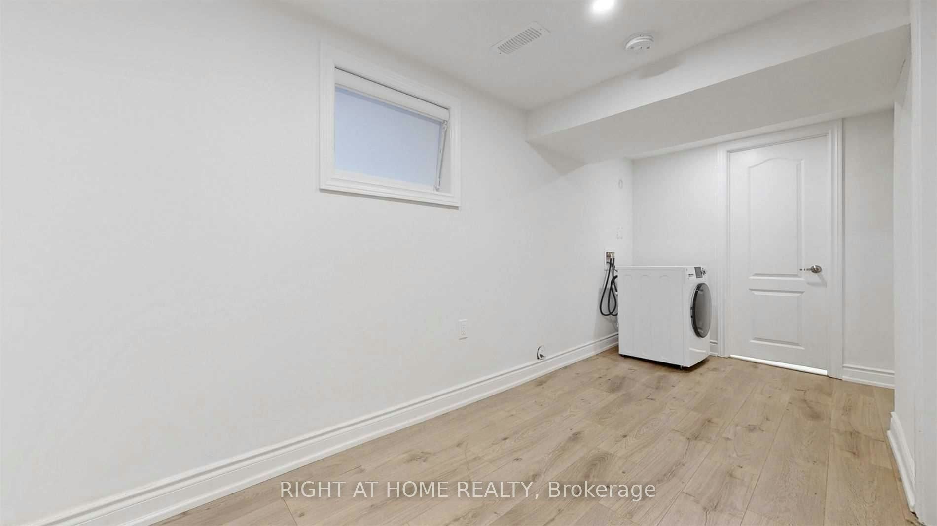 Bsmt-8 Airley Crescent, Toronto, ON, M4J 4H6 - 14