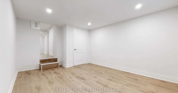 Bsmt-8 Airley Crescent, Toronto, ON, M4J 4H6 - 15