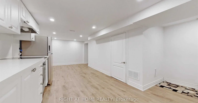 Bsmt-8 Airley Crescent, Toronto, ON, M4J 4H6 - 7