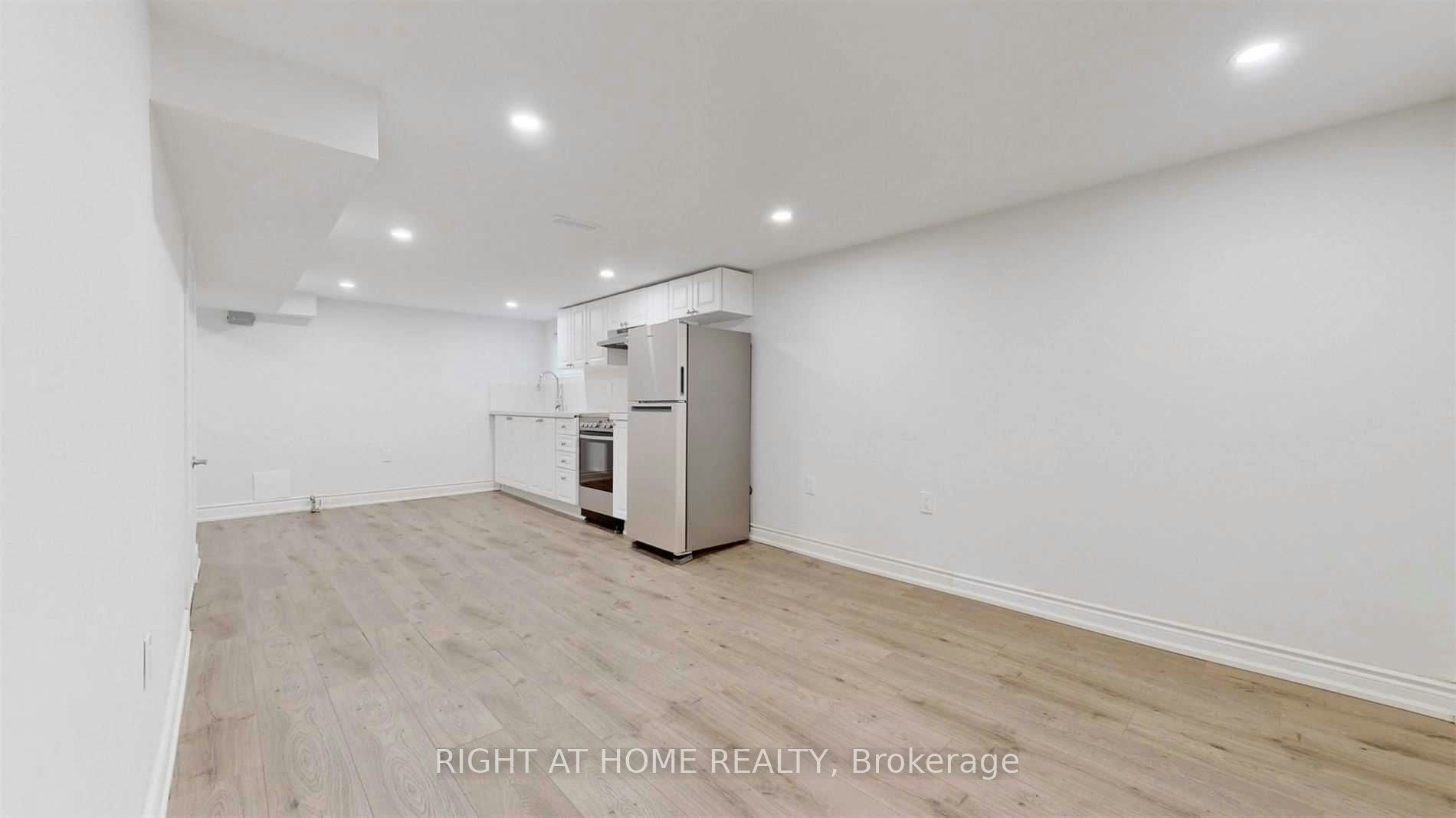 Bsmt-8 Airley Crescent, Toronto, ON, M4J 4H6 - 6