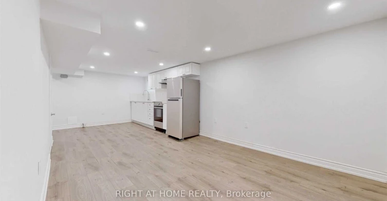 Bsmt-8 Airley Crescent, Toronto, ON, M4J 4H6 - 6