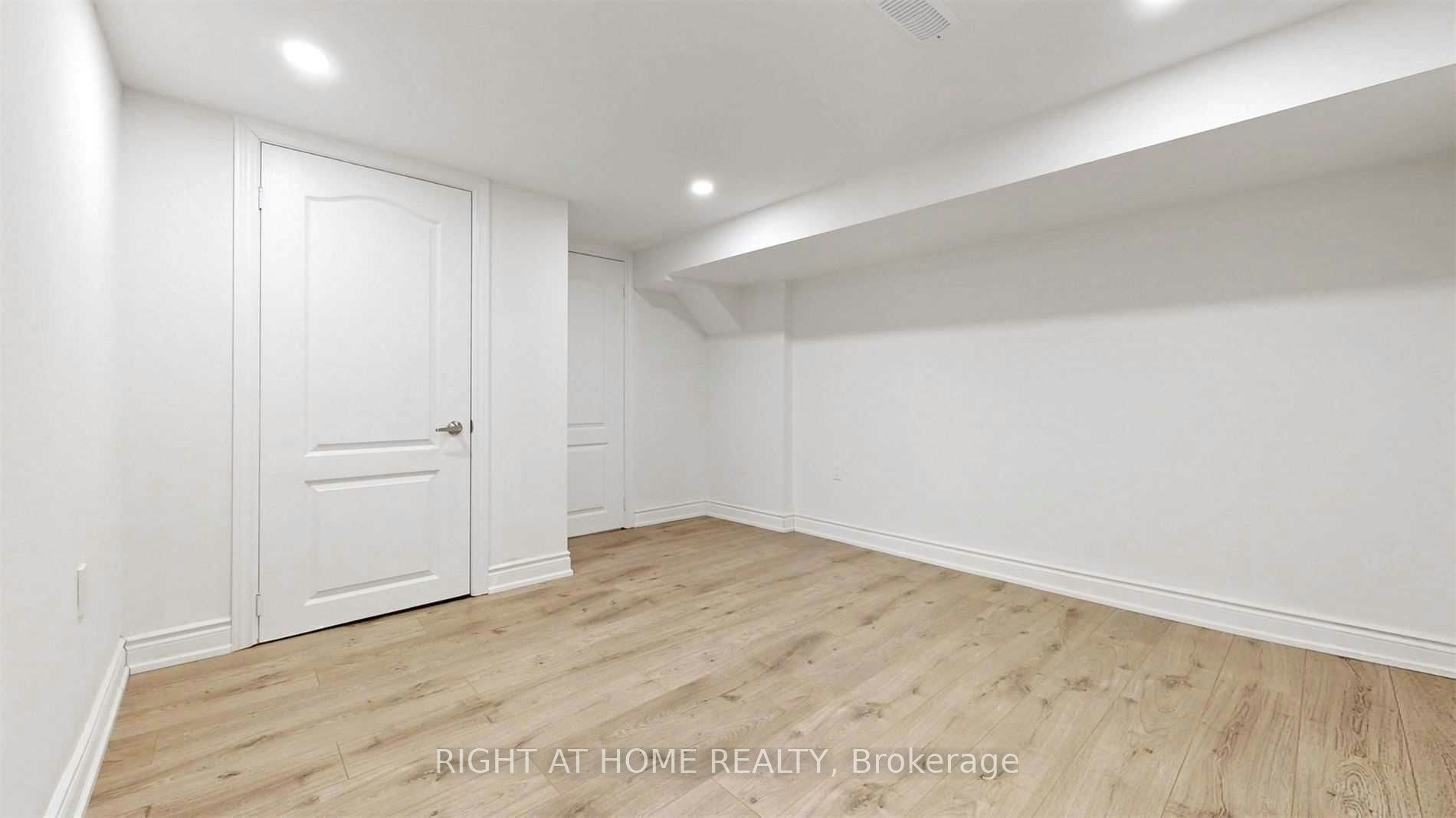 Bsmt-8 Airley Crescent, Toronto, ON, M4J 4H6 - 13