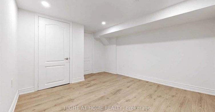 Bsmt-8 Airley Crescent, Toronto, ON, M4J 4H6 - 13