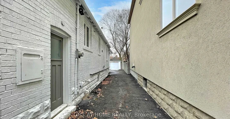 Bsmt-8 Airley Crescent, Toronto, ON, M4J 4H6 - 4