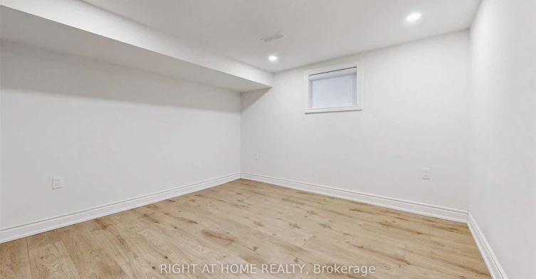 Bsmt-8 Airley Crescent, Toronto, ON, M4J 4H6 - 16