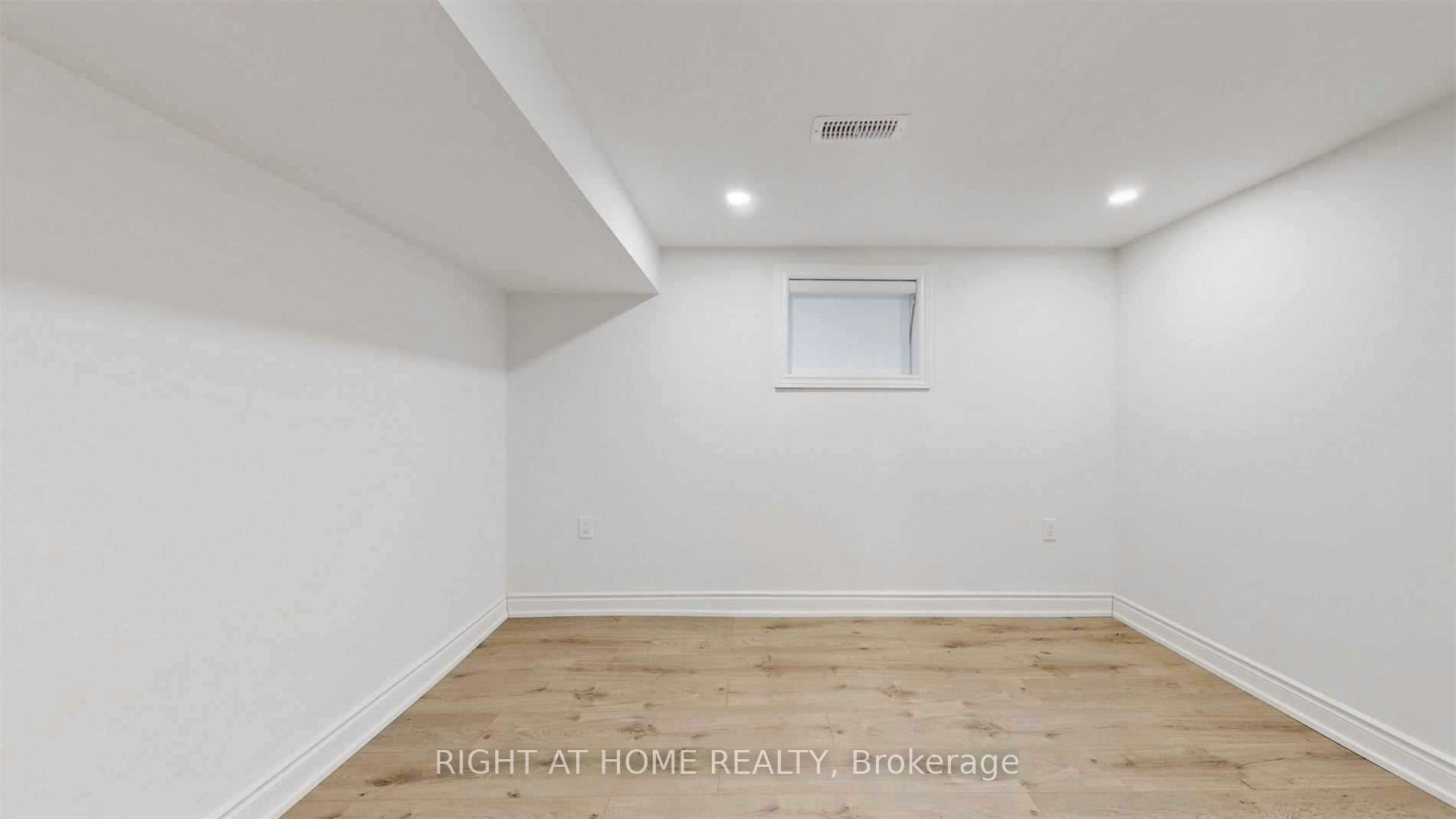 Bsmt-8 Airley Crescent, Toronto, ON, M4J 4H6 - 12