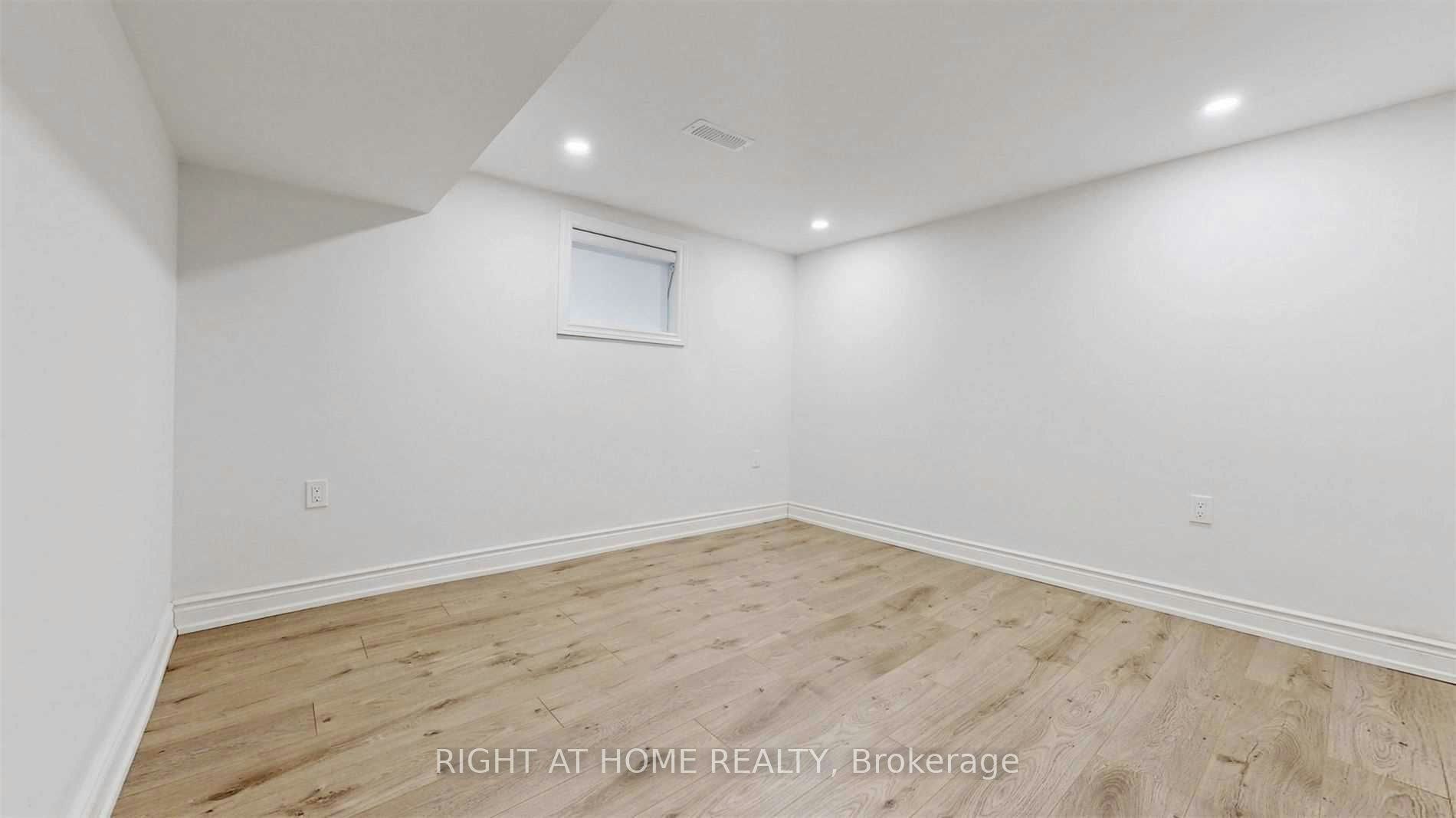 Bsmt-8 Airley Crescent, Toronto, ON, M4J 4H6 - 11