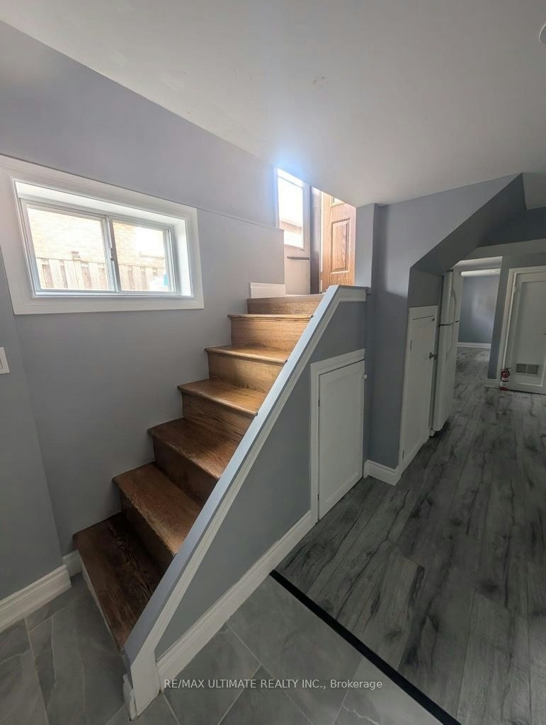 Basement-251 College Avenue, Oshawa, ON, L1J 1R6 - 2