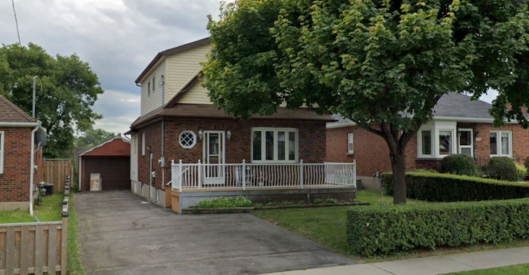 Basement-251 College Avenue, Oshawa, ON, L1J 1R6