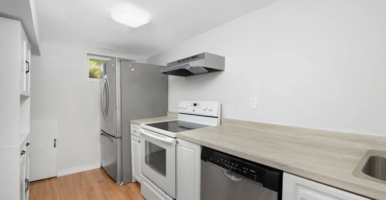 Lower-903 Liverpool Road, Pickering, ON, L1W 1S5 - 9