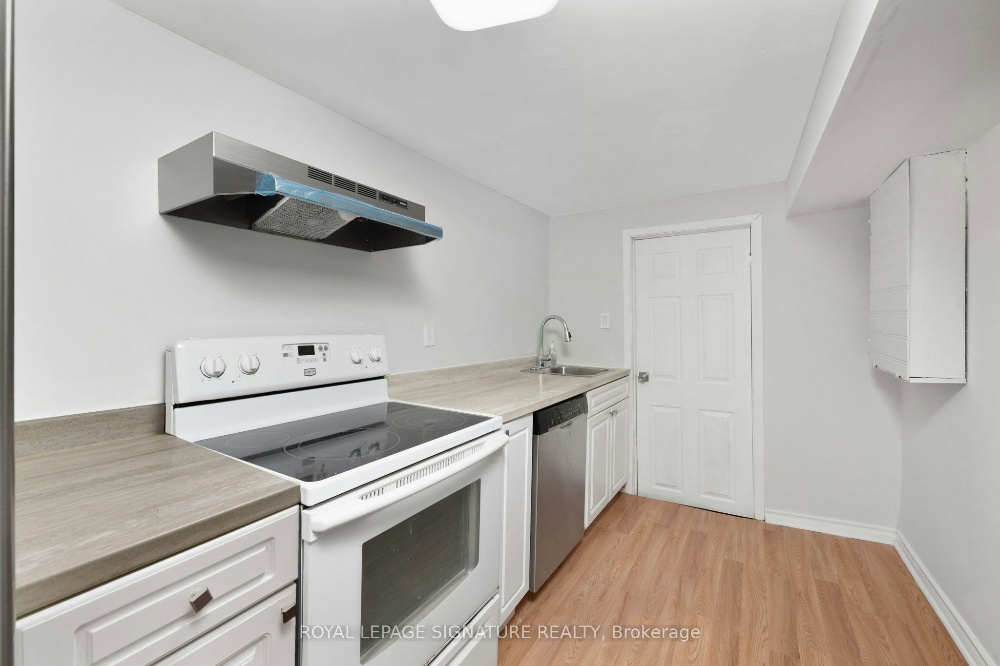 Lower-903 Liverpool Road, Pickering, ON, L1W 1S5 - 8
