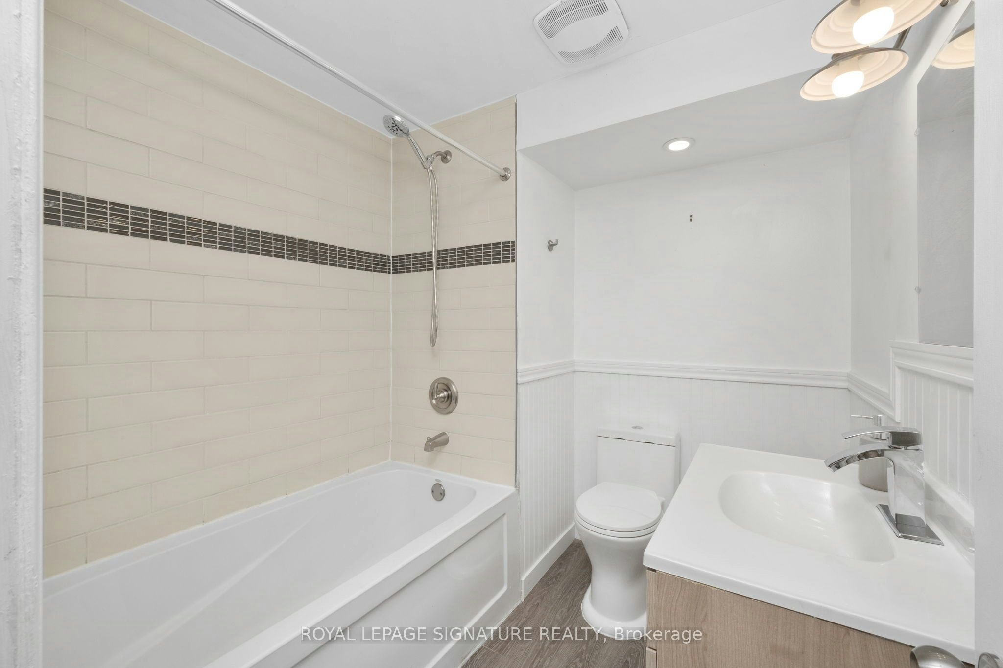 Lower-903 Liverpool Road, Pickering, ON, L1W 1S5 - 12