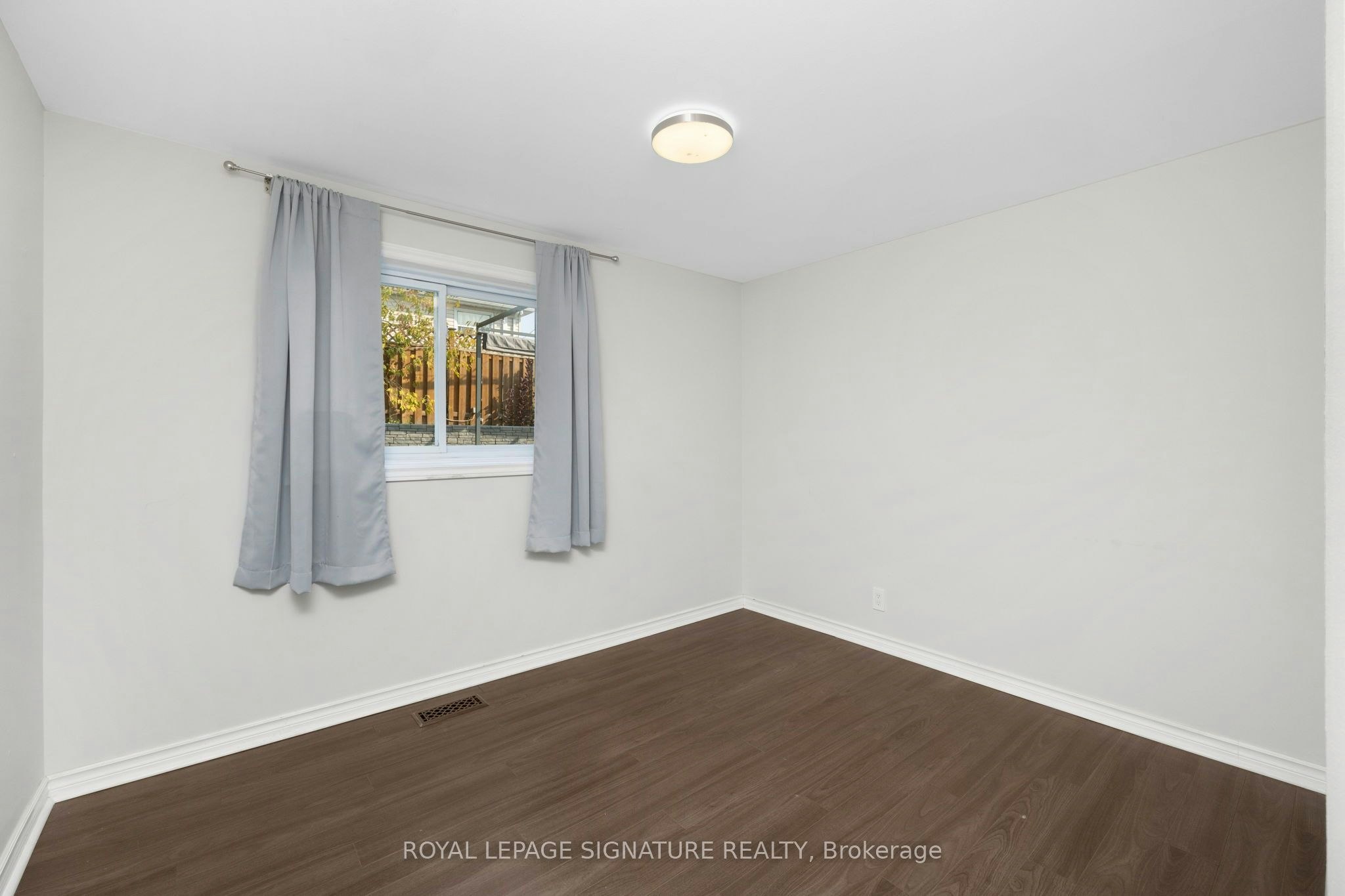 Lower-903 Liverpool Road, Pickering, ON, L1W 1S5 - 4