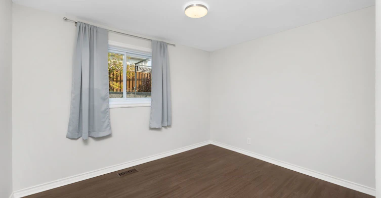 Lower-903 Liverpool Road, Pickering, ON, L1W 1S5 - 4