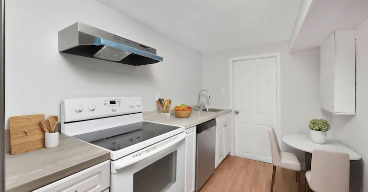 Lower-903 Liverpool Road, Pickering, ON, L1W 1S5 - 7